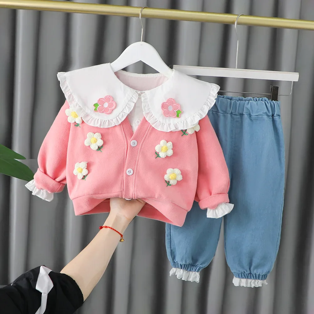 

2024 Spring Autumn Children Girl 3PCS Clothing Set Flower Knitted Cardigan Coat Cotton Shirts Jeans Pants Baby Girl Clothes Suit