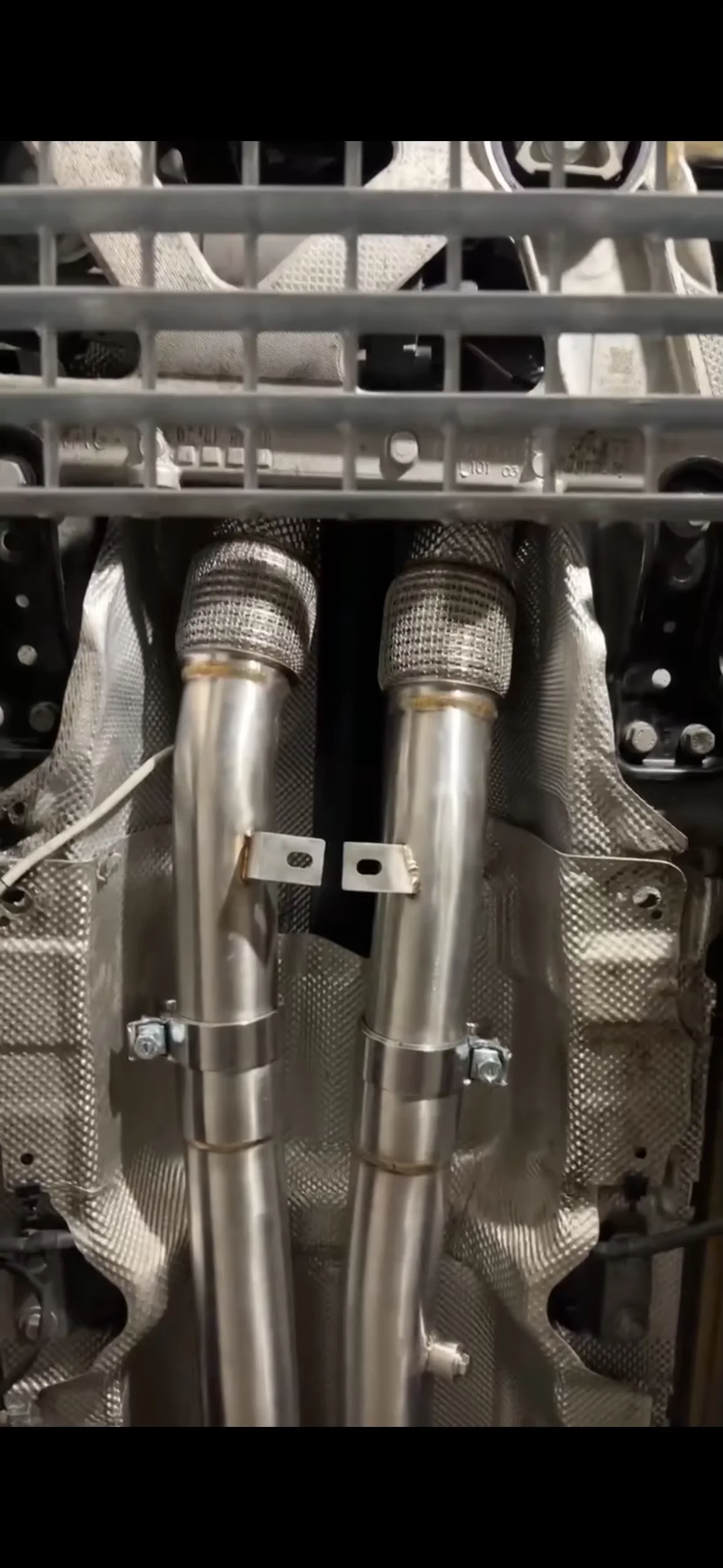 ACE Awesome Hochleistungs-Auspuff-Downpipe für AUDI RS3 2.5T 8Y 8S RACE Downpipe mit Hitzeschutz aus Edelstahl 304 – Detail 10