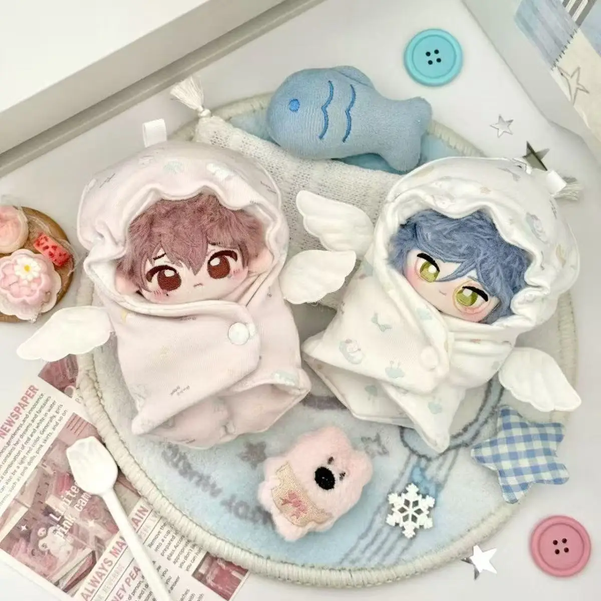 

Swaddling 10cm Cotton Doll Angel Wing Swaddling Clothes Cloak Little Blanket 10cm Doll Clothes Funny Lovely Doll Dress Up Set