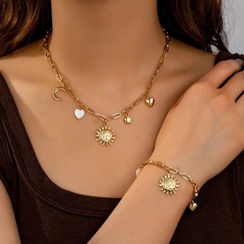 

2025 Luxury Design Sun Heart Moon Pendant Chain Necklace Bracelet Jewelry Kit Korean Fashion Accessories Exquisite Women's Gift