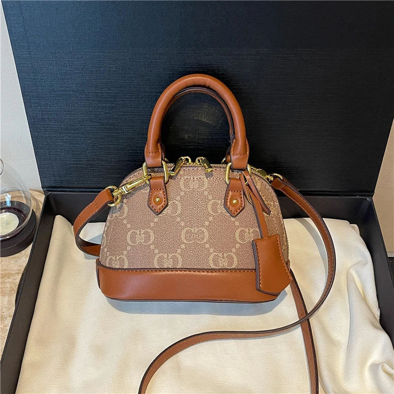 

Elegant Shoulder Bag For Ladies, Genuine Leather Messenger Style, Popular Classic Fashion By Famous Designer Luxury Brand