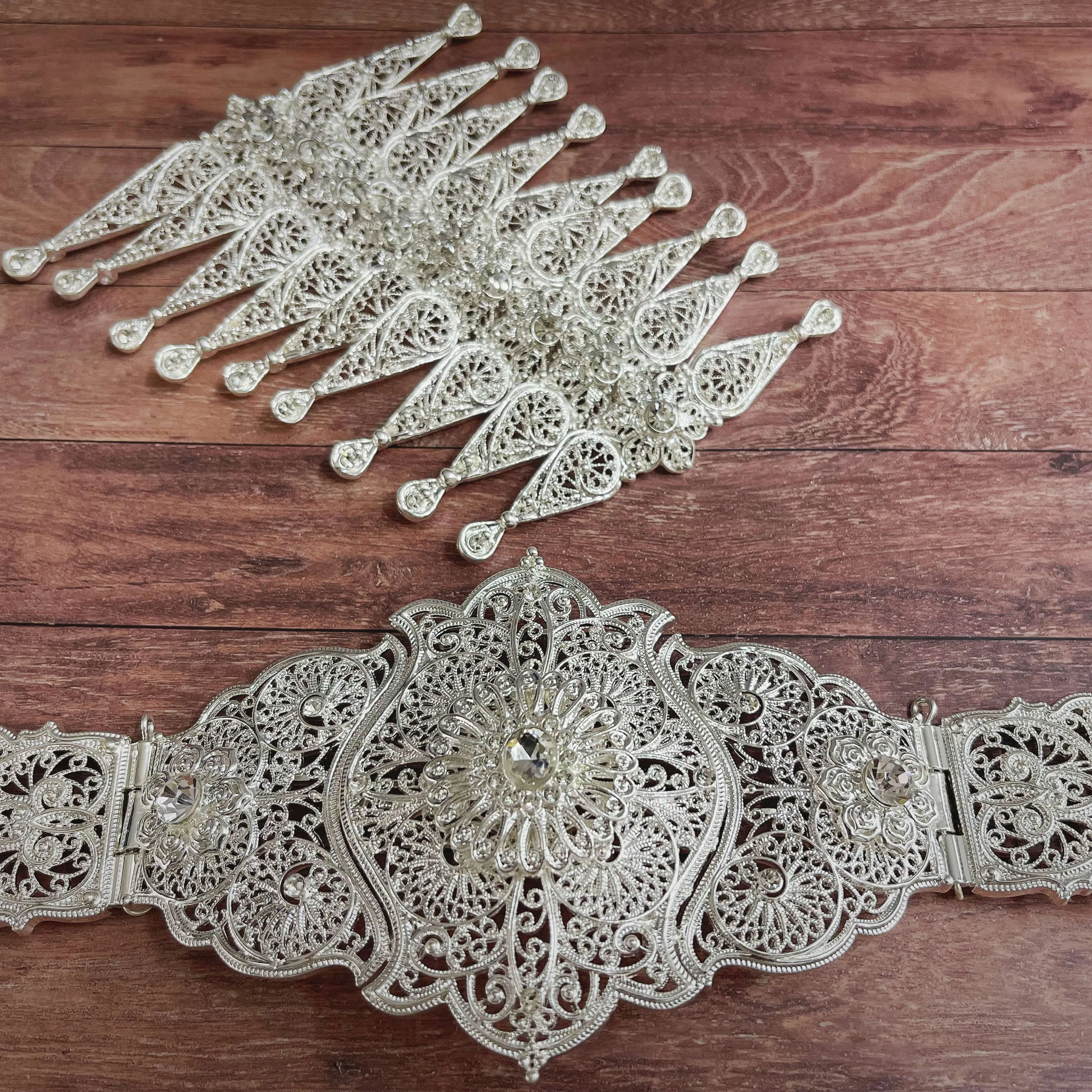 Women's Russian Wedding Silver Metal Corset Harness with Pearl Embroidery Waist Chain Vintage Body Jewelry for Bridal Festival