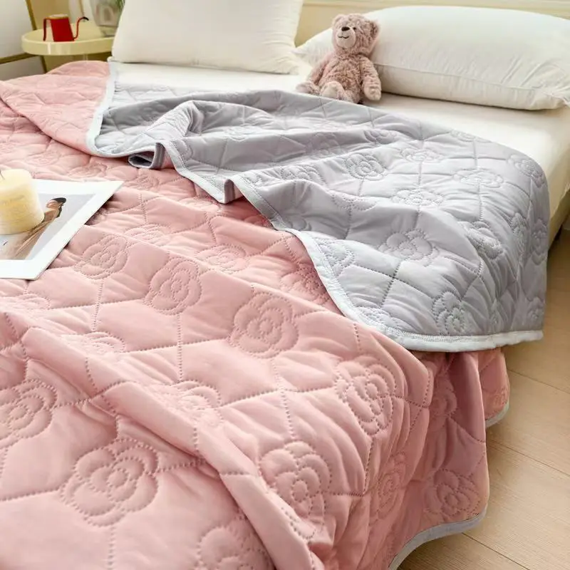 

2025 new cool silk ice cream solid color summer cool quilt double air conditioner quilt summer quilt washable machine washable