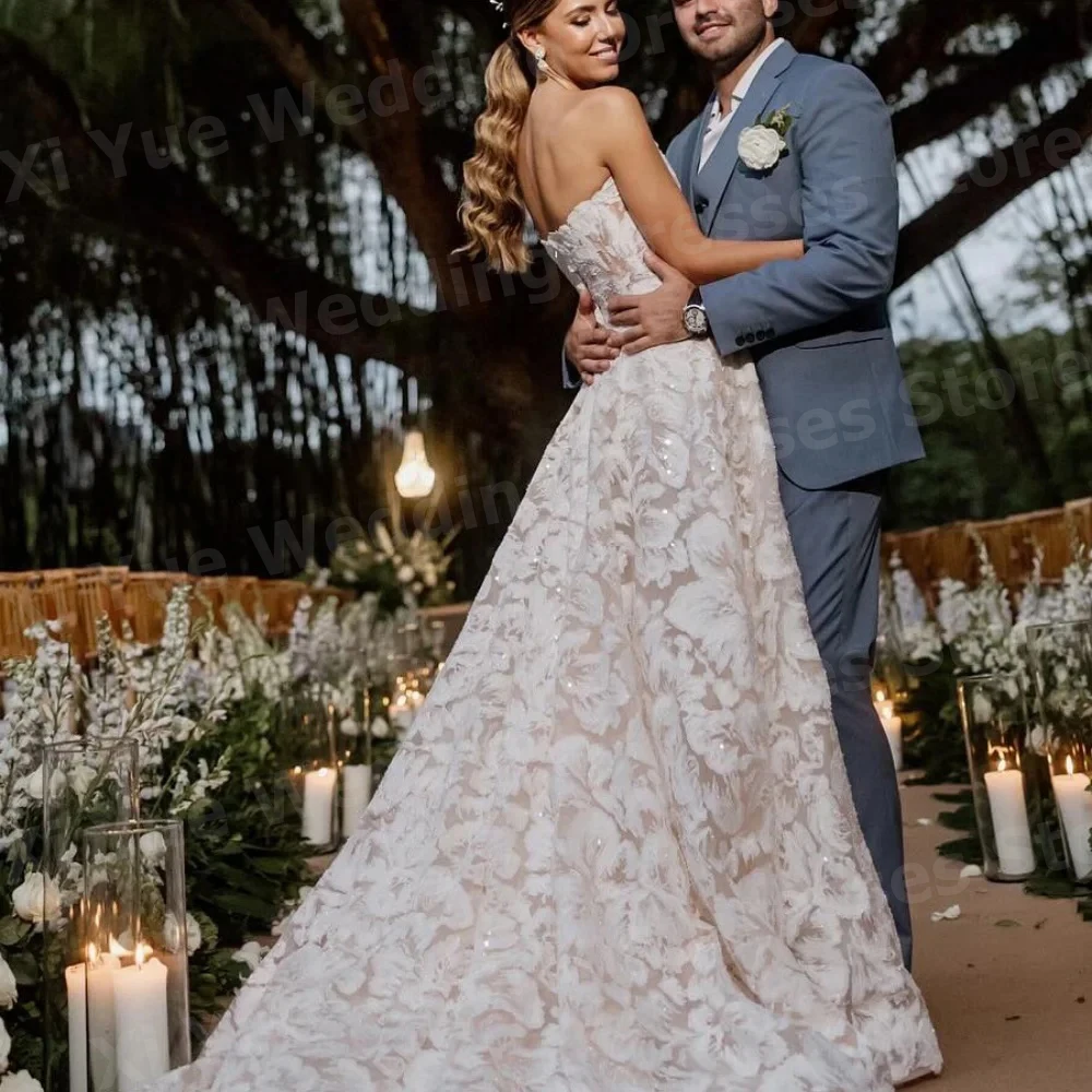 Fascinating A Line Women's Wedding Dresses Strapless Lace Appliques Vestido De Novia Bride Gowns Customized Sleeveless Vestido
