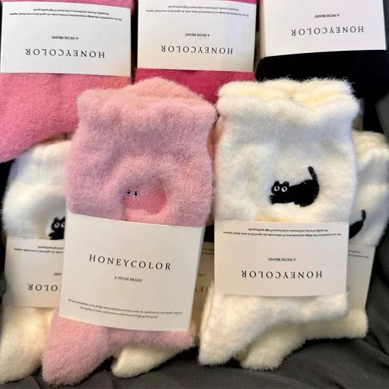 Soft Mink Velvet Socks Winter Women\'s Cute Cat Thickened In Tube Socks Girls Simple Cozy Hairy Sleep Socks Fashion Accessories