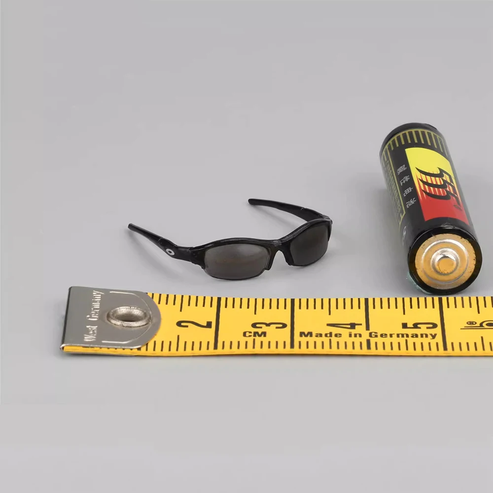 1/6 Flagset FS 73050 Female Girl Soldier Mini Weapon Model Caps with Medal Hat Sunglasses For 12" Action Figure Collect