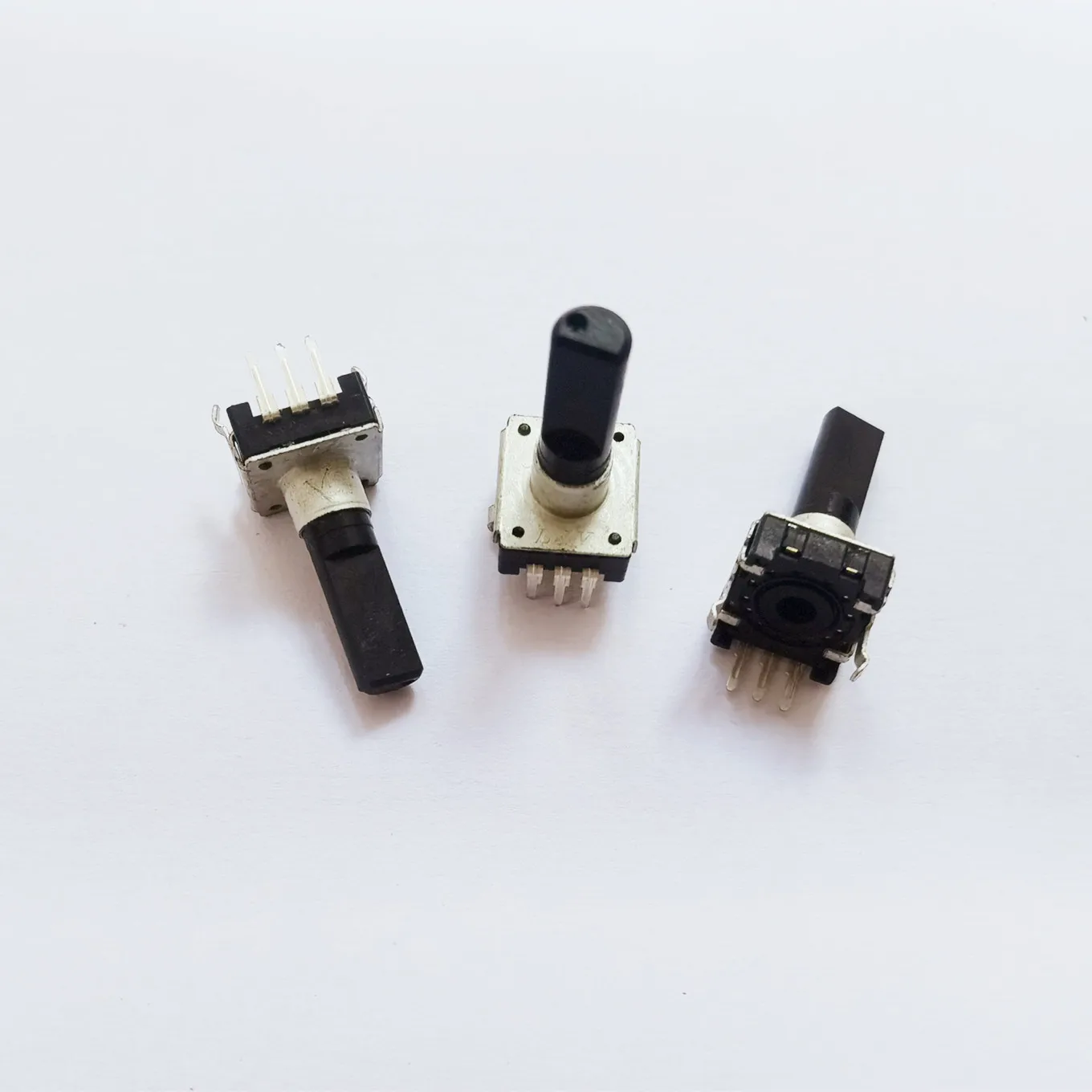 Original new rotary encoder EC12 smooth hand feel no positioning shaft length 20mm sound power electromagnetic furnace SWITCH