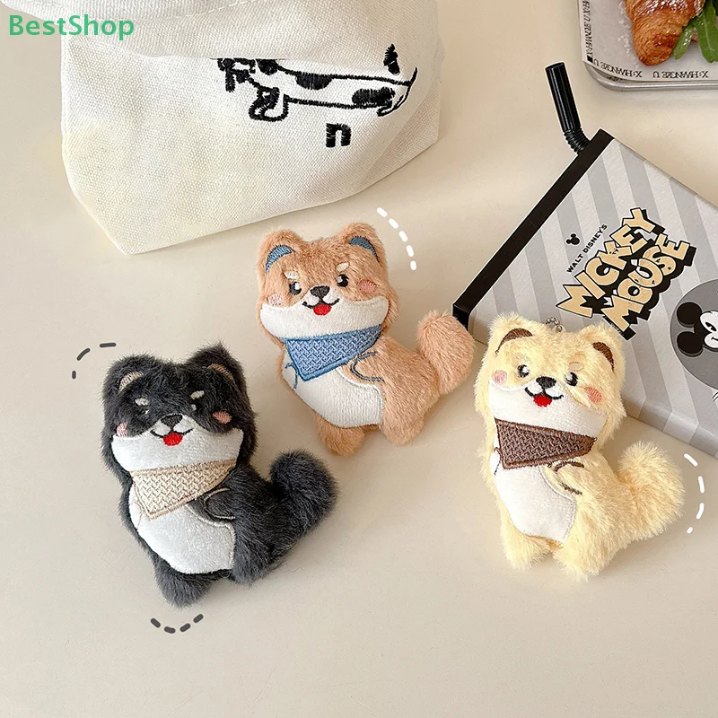 [[ريبيكا] قلادة على شكل كلب شيبا إينو من القطيفة الكرتونية اللطيفة على ظهره ديكور سلسلة مفاتيح معلقة