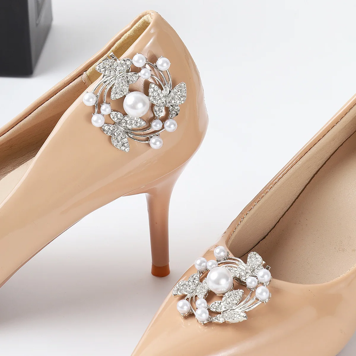 1pc Shoe Clips Rhinestone Wedding Bride Shoes Decoration Women High Heel Charms Jewelry Bows Pearl Shoes Crystal Decoration