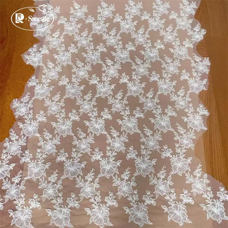 Applikation mit Pailletten-Stickerei, Blumen-Spitzenstoff, fortschrittlicher Rand-Brautstoff. Hochwertiges Nähzubehör für Hochzeitskleider – Detail 7