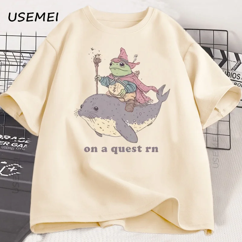 On A Quest Right Now T-shirt Men Women Funny Weirdcore Sayings Tshirt Loose Round Neck Top Trend Male Short-sleeved Tshirt