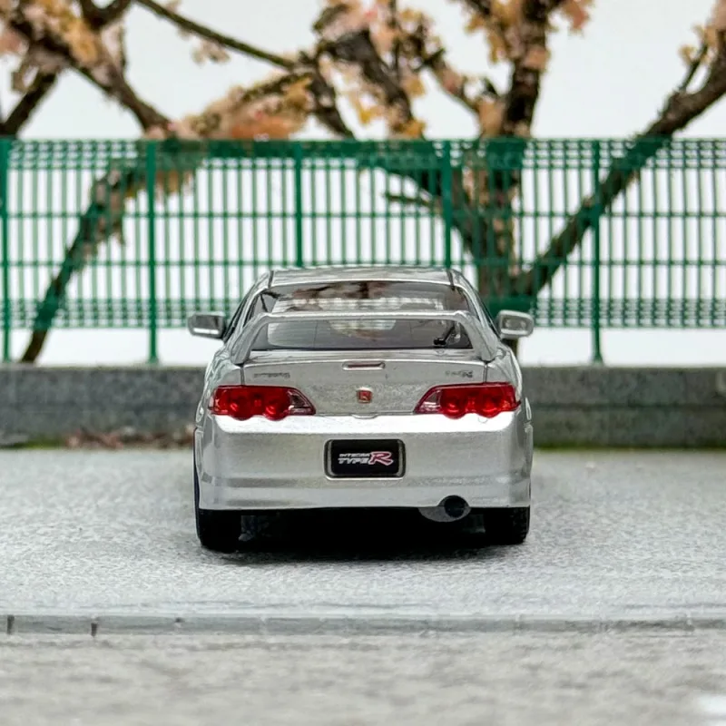 LCD ダイキャスト 1/64 スケール ホンダ合金モデルカー ホンダ インテグラ タイプ R DC5 シルバー プレイビークル おもちゃ 男の子向けギフト オリジナルボックス