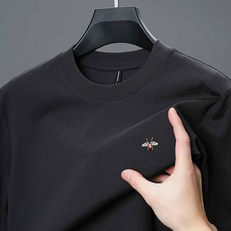 High-quality men's long-sleeved T-shirt made of 100% cotton featuring bee embroidery Korean-style casual fashion men's clothing