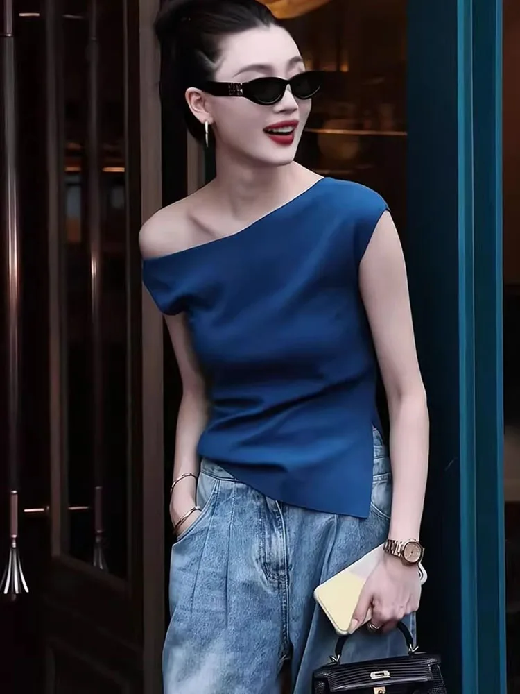 패셔너블한 어깨 노출형 아이스 실크 베이스 슬랜트 칼라 얇은 디자인 한국 스타일 출퇴근용 단색 탑