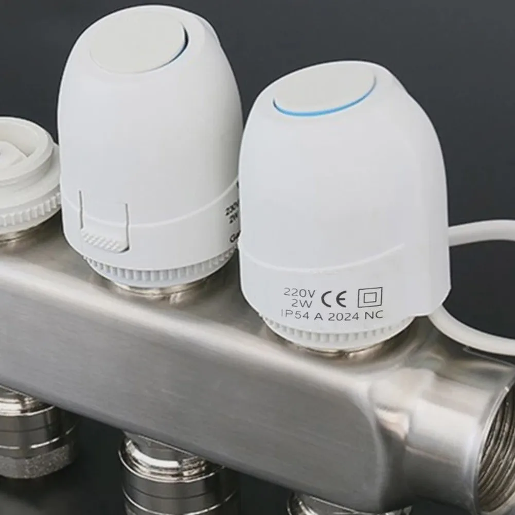 Electric Actuator 230V for Underfloor Heating Manifold with 30x1.5mm Nut Fitting and 12mm Valve Closing Height