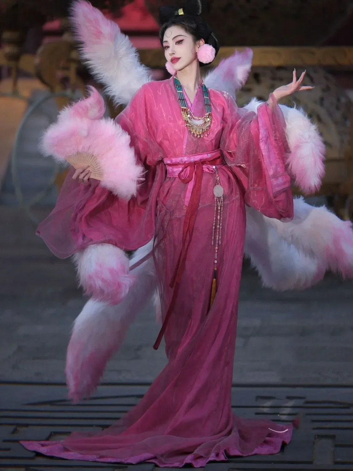 الصينية القديمة Hanfu الإناث 2026 فستان صيفي جديد Hanfu فستان المرأة هالوين الجنية تأثيري حلي أداء زي