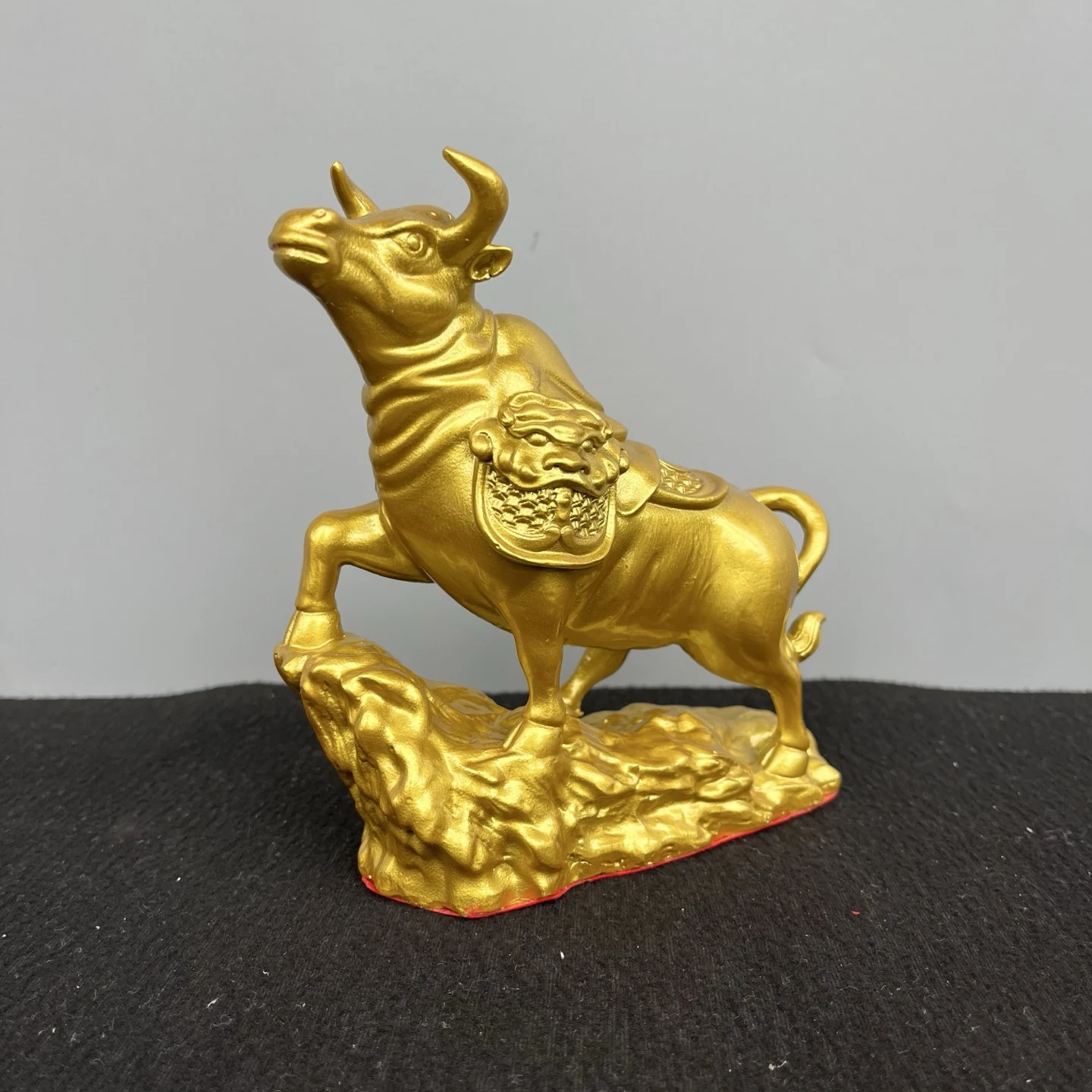 Brass Beast head texture Struggling Bull Statue bullish Wangcai Bull get rich Study Amass wealth Ornaments Town house