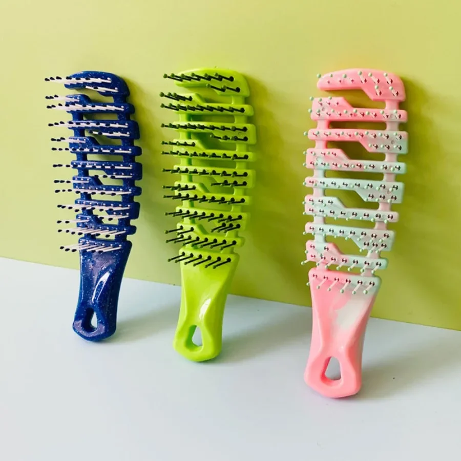 Mini Cutout Rib Large Curved Comb Gradient Fluffy Leather Hair Styling Tool with Smooth Massage Function for Grooming