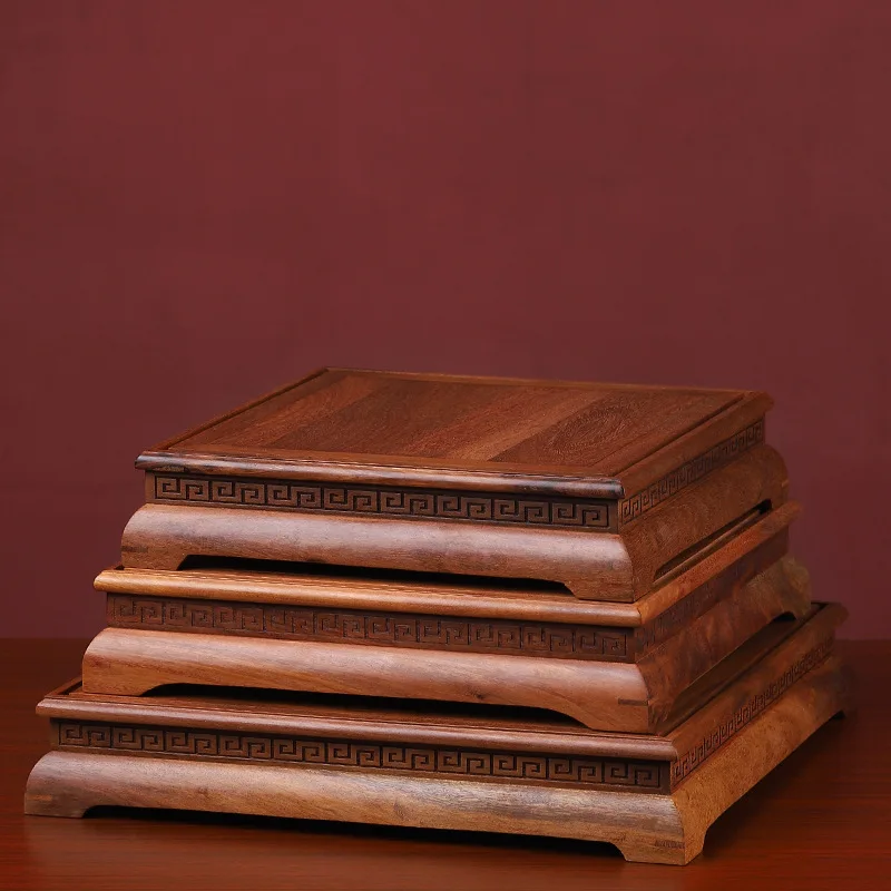 

The base of the Buddha statue is dedicated to solid wood heightened rosewood ornament, and the base is dustproof.