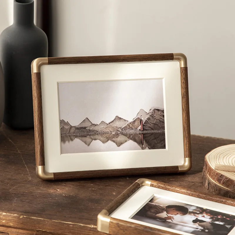 Black Walnut Photo Frame 5/6/7/8 Inch Retro Tabletop Decoration Copper Corner Solid Wood Texture DIY Photo Frame Wooden Crafts