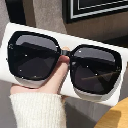 2024 neue übergroße Designer Frauen Sonnenbrille Luxusmarke weibliche Sonnenbrille quadratische Unisex Glamour Brille uv400