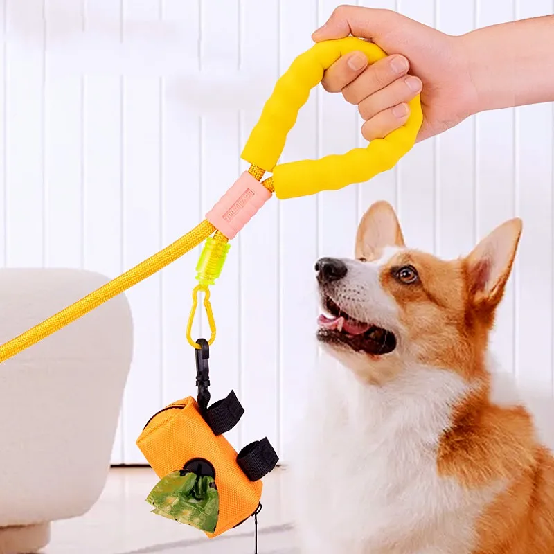 Dog Poop Bag Dispenser Hangingable Dog Poop Bag Holder Toilet Bags Holder for Dogs Walking Garbage Bags Dispenser Pet Supplies