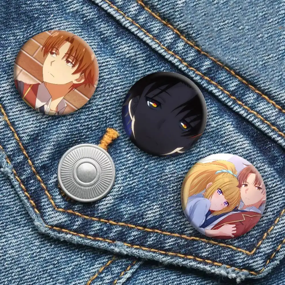Anime C-Classroom of the E-Elite Ayanokoji Kiyotaka Badge Tinplate Round Laser Brooch Clothes Backpack Accessories Lapel