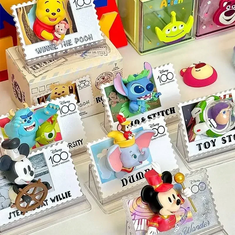 MINISO Disney Retro Stamp Blind Box Mystery Box Dzień Dziecka Prezent Świąteczny Zabawki Ozdoba na biurko Lalka Anime Pudełko Niespodzianka Oryginalne