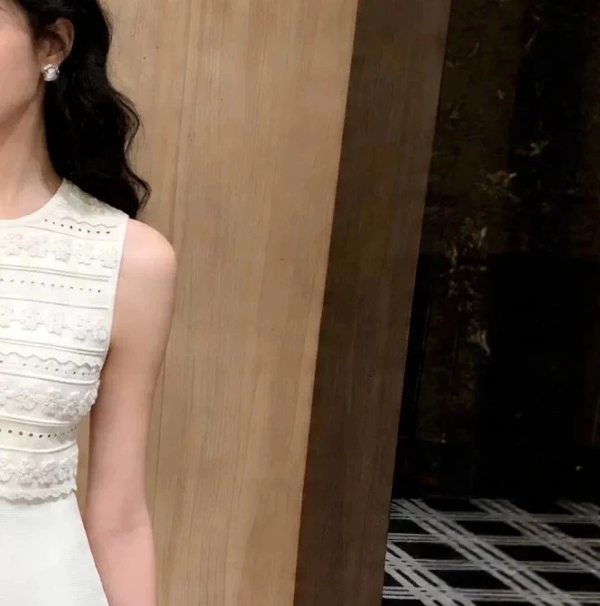 

Women's White Sleeveless Round Neck Knitted Dress Slim Fit Evening Party Mini Dress