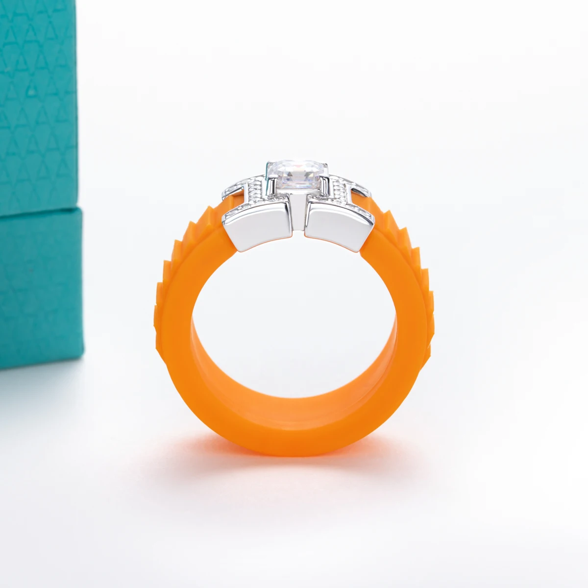 AnuJewel Großhandel 5,5mm Asscher Moissanit Silikonring 925 Sterling Silber Gummi Komfort-Passform Ehering für Damen und Herren – Detail 5