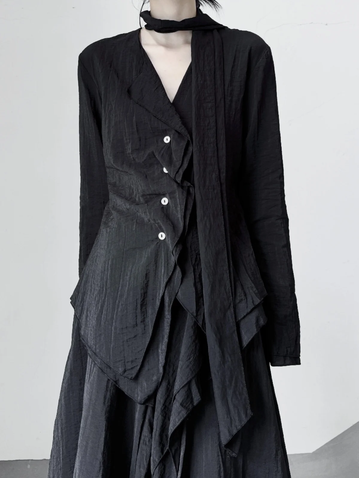 

French Style Loose Fit Shirt V-Neck Texture Cold Tone Pleated Single Button Spring Fashion Women's Premium Quality Cotton Blend
