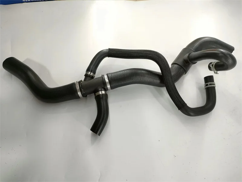 Rubber Engine Radiator Coolant Hose Water Pipe FOR VOLVO C30 S40 V50 C70 30723082