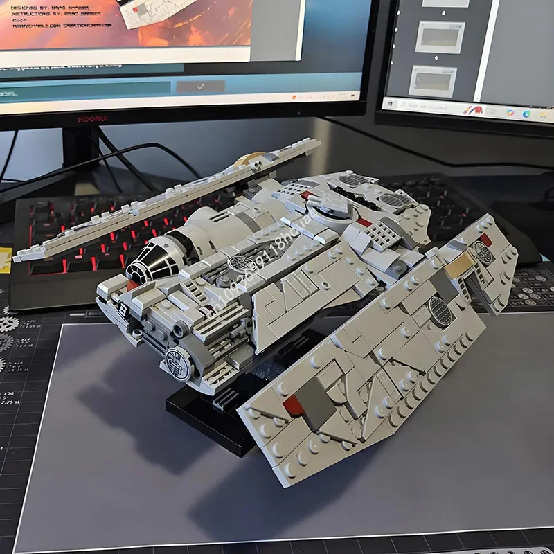 

NEW 641PCS Luthen's Fondor Hullcraft Midi Scale Spaceship Battle Moc Building Blocks DIY Assembly Bricks Model Kids Toys Gifts