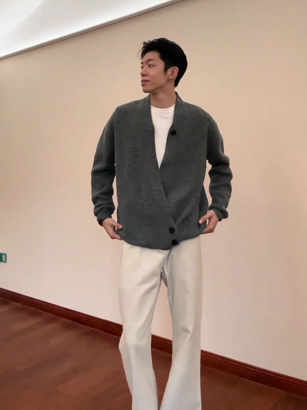 

Deep ey V-ne Open Cardigan Sweater Men's Autumn Casual Knitted Wearage Mature Stable Outerwear Loose Fit Medium Thin