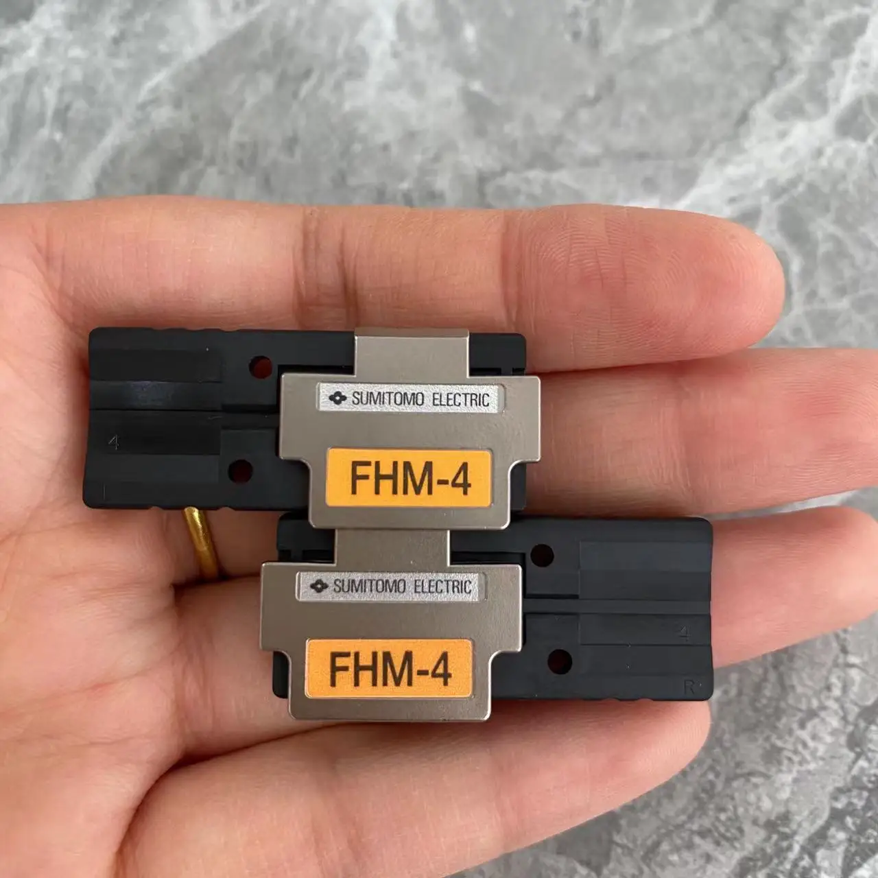 Original Sumitomo FHM-4 Optical Fiber Fusion Splicer Bracket, FTTH Fusion Splicer Ribbon Clamp, 4-core Optical Fiber Clamp