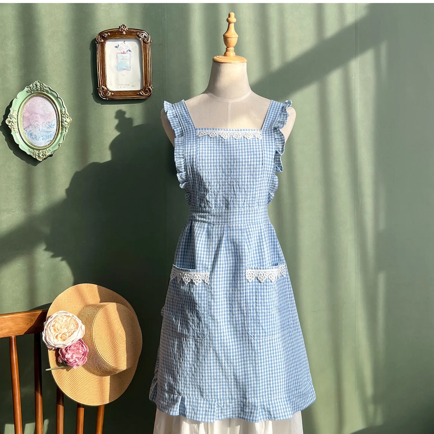 Cute Princess Apron Classic Checkered Ruffle Edge with Pocket for Women's Home Kitchen Baking Flower Shop Anti Fouling Apron