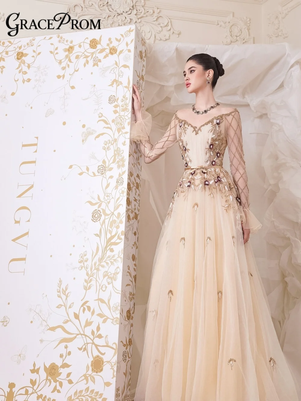 

Stunning Gold Flower Appliqué Party Dress Off Shoulder Ruffle Cuff Mesh Sleeve A Line Evening Gown Wedding Guests فساتين سهرة
