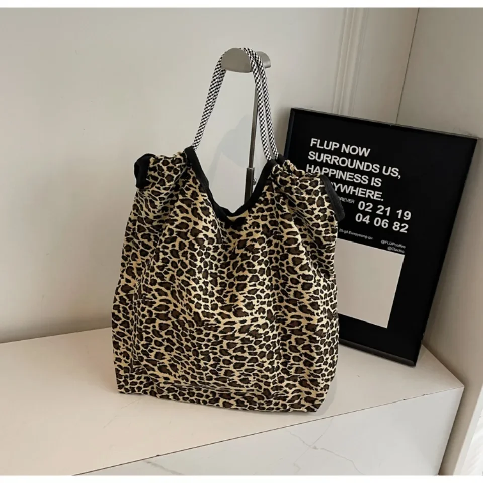 

Popular Leopard Print Bag Women's Large-capacity Shoulder Shopping Bag Trendy Fashion Portable Tote Bag Daily Folding Handbag