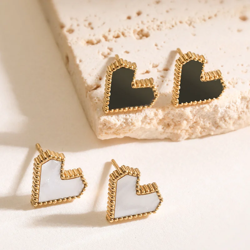 

Fashion Simple 18K Gold Plated Stainless Steel Heart Earrings for Women, Unique and Versatile Personality Earrings