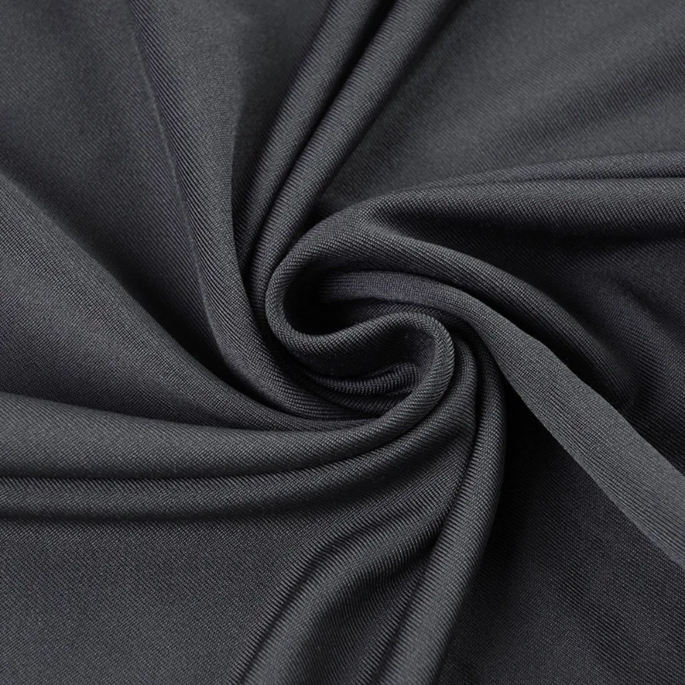 เดรสบอดี้คอนแขนยาวทรงเข้ารูปเปิดไหล่สีเทาเรียบง่าย แขนทรงปีกค้างคาว เหมาะสำหรับงานปาร์ตี้และคลับ