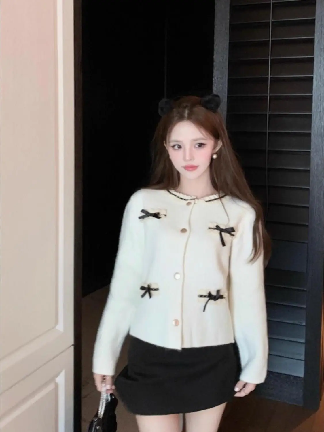 

Черный кружевной вязаный кардиган женский модный осенне-зимний новый Sle маленького размера мягкий средний тонкий стандартной длины внутренняя одежда