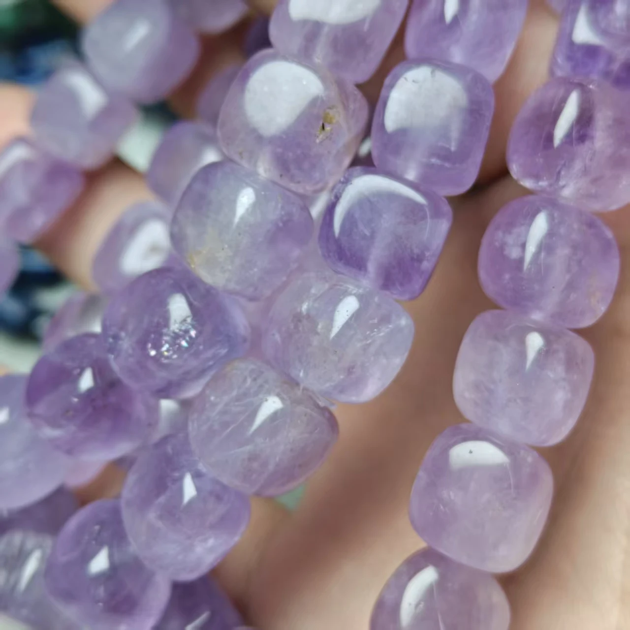 Xingyu Natürlicher A+ Lavendel-Amethyst-Mondquarz, Mysteriöser Edelstein, Unregelmäßiger Würfel, Glatte Lose Armbandperlen, Schmuckgeschenk – Detail 5