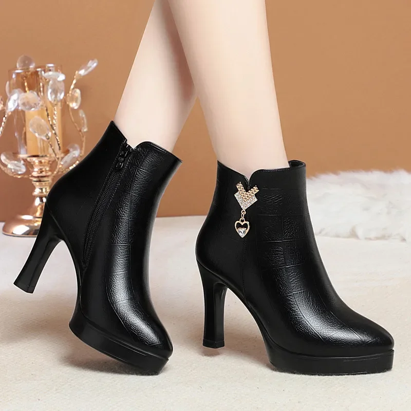 9 cm Wygodne, miękkie, skórzane, ciepłe buty zimowe dla kobiet Platforma Botas 2024 Block High Heels Ankle Boots for Office Mom Model