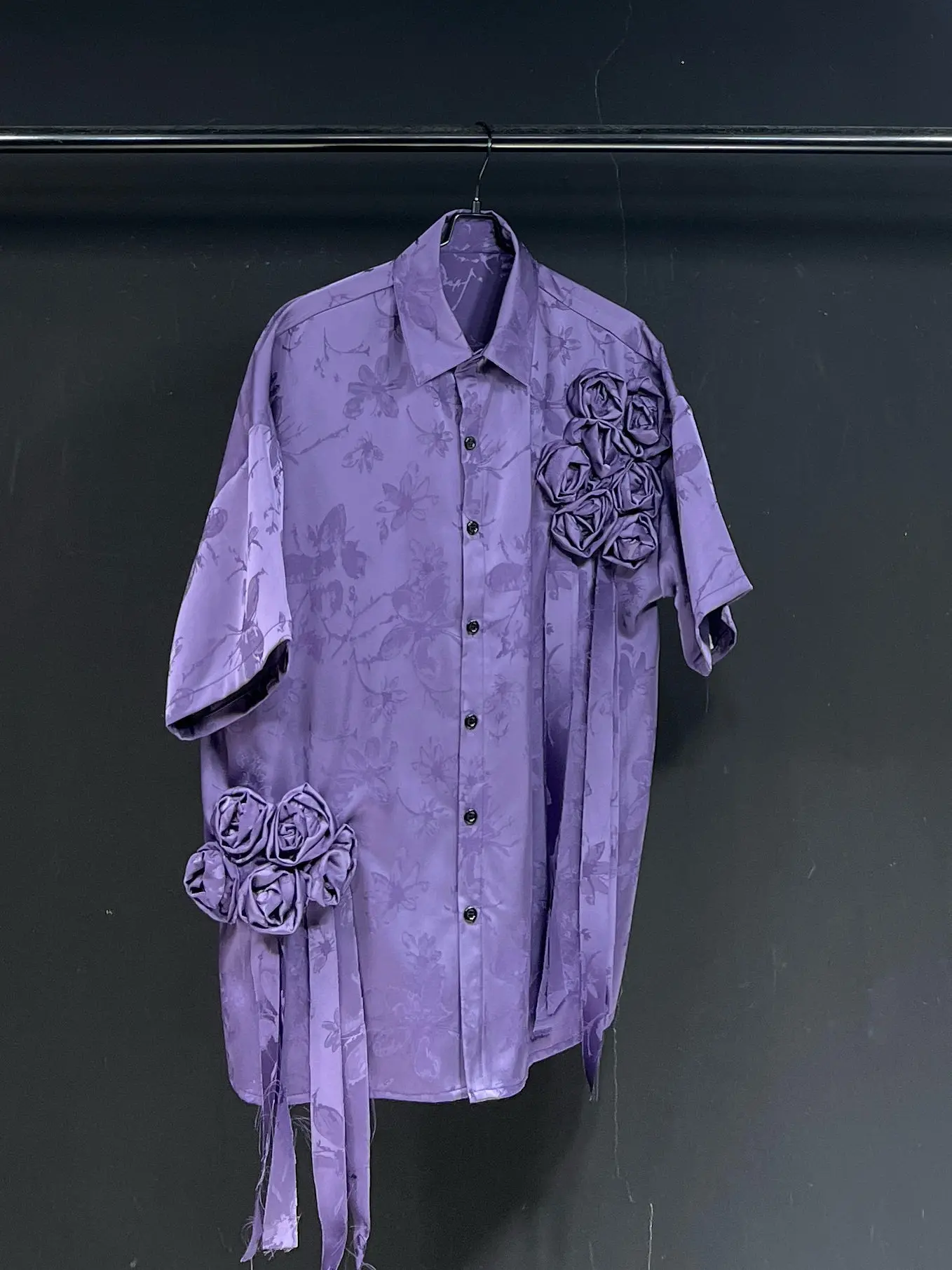 2026 Summer New Arrival Men's Purple Rose Floral Decor Lightweight Loose Casual Daily Turn-Down Collar Short Sleeve Shirt