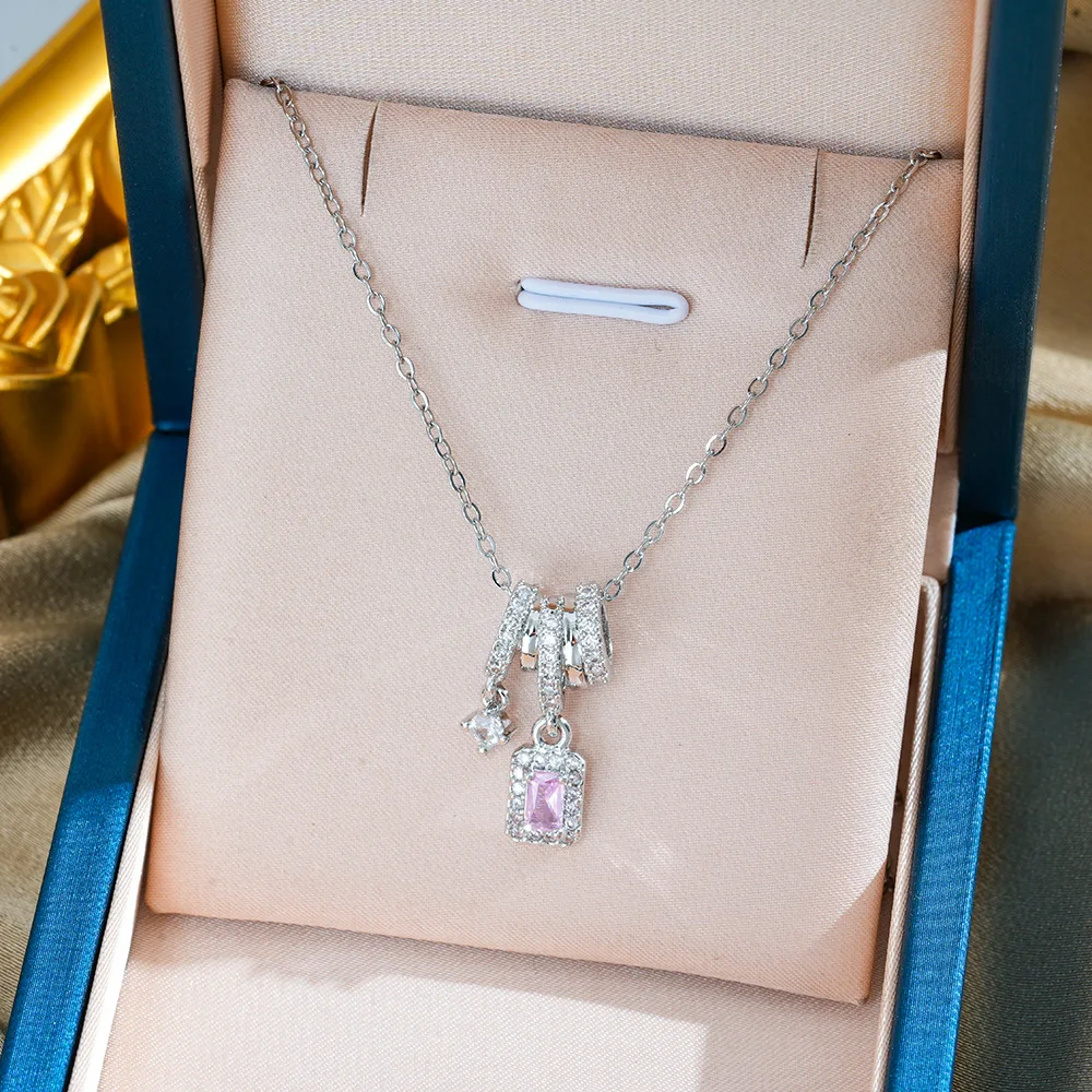 

Hot-selling cube sugar titanium steel necklace for women, micro-inlaid zircon, elegant and high-end collarbone chain accessory