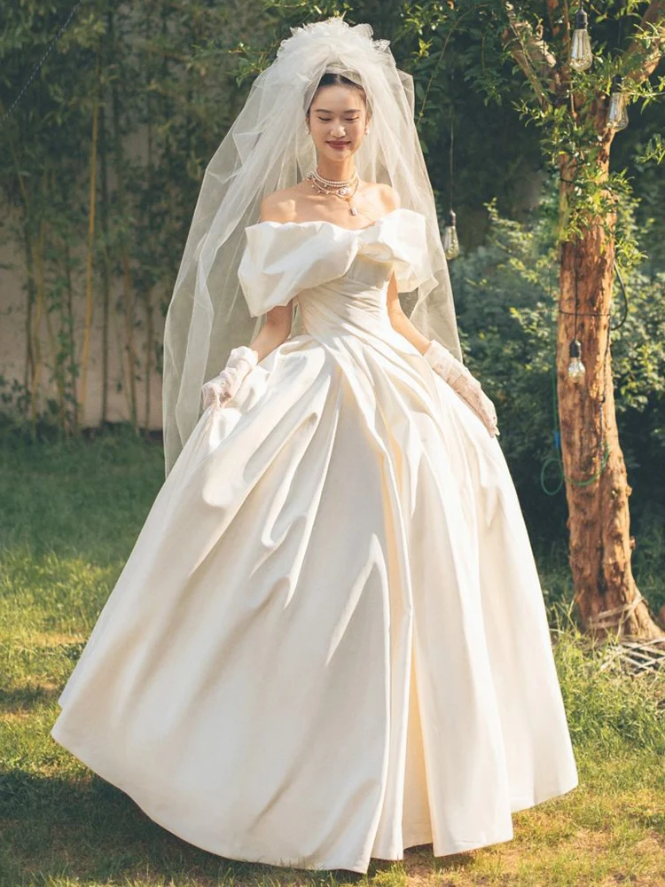 

Корейское легкое атласное свадебное платье на одно плечо для фотосессий на природе и путешествий, для женщин-невест, с завышенной талией