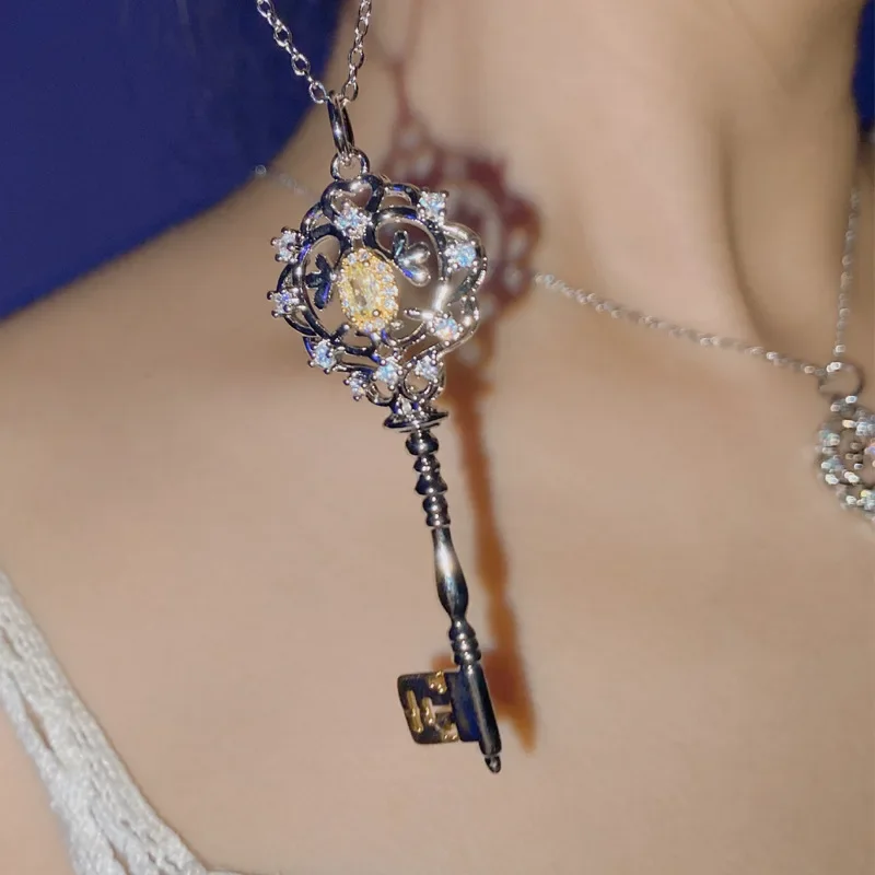 MDLFES مويسان الماس نمط أوروبا والولايات المتحدة الرجعية شخصية الزهور والكروم مفتاح قلادة الإناث
