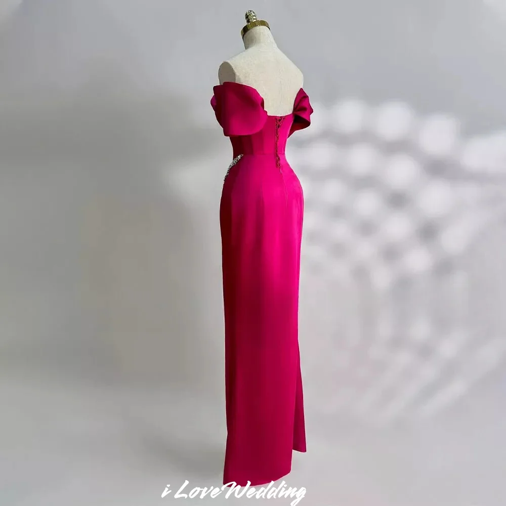 女性オフショルダーイブニングドレス恋人プロムドレス 2025 床の長さのシャーリングクリスタル結婚式のゲストドレスカスタマイズ