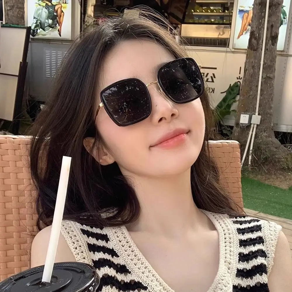 Trendy Square Oversized Sunglasses Beach Travel UV400 Lens Metal Frame Sun Glasses Streetwear Shades for Women & Men