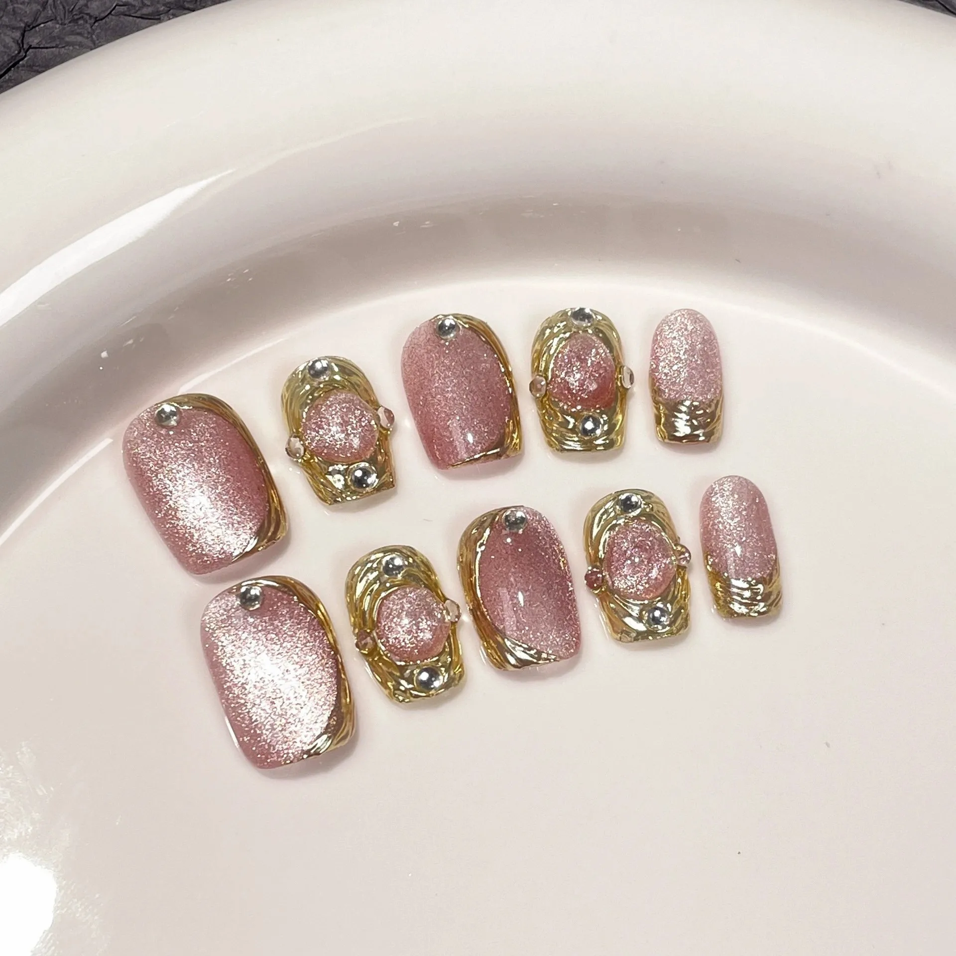 

Handmade Buccelati Nails Press On Nails Ballet Fake Nails Short Crystal Cat's Eye False Nails with Magic Mirror Powder Designs